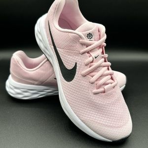 Youth Nike Revolution 6 GS Size 5